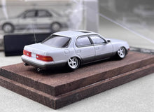 Load image into Gallery viewer, FW 1:64 White VIP LS400 XF10 UCF10 Sedan Sports Model Diecast Metal Car New Collection