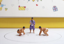 Load image into Gallery viewer, 1:64 Painted Figure Model Miniature Resin Diorama Sumo Wrestling Referee Judger