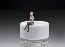 Load image into Gallery viewer, 1:64 Painted Figure Mini Model Miniature Resin Diorama Sofa Chatting Sitting Toy
