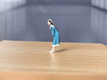 Load image into Gallery viewer, 1:64 Painted Figure Model Miniature Resin Diorama Sand Pretty Woman GIrl Dress