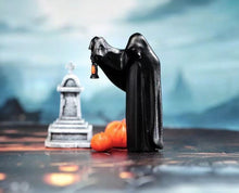 Load image into Gallery viewer, 1:64 Painted Figure Model Miniature Resin Diorama Sand Halloween Ghost Pumking
