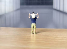 Load image into Gallery viewer, 1:64 Painted Figure Model Miniature Resin Diorama Sand Father and Son Man Boy