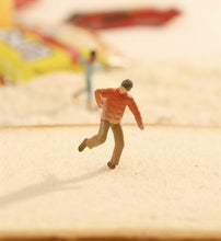 Load image into Gallery viewer, 1:64 Painted Figure Model Miniature Resin Diorama Toy Snowball Fight Firecracker
