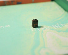 Load image into Gallery viewer, 1:64 Painted Figure Model Miniature Resin Diorama Sand Outdoor Picnic Camping