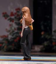 Load image into Gallery viewer, 1:24 Painted Figure Model Miniature Resin Diorama Brown Curly Hair Lady Woman