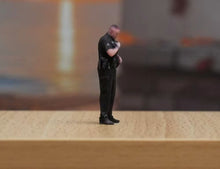 Load image into Gallery viewer, 1:24 Painted Figure Model Miniature Resin Diorama Sand Policeman Poiice Standing