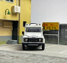 Load image into Gallery viewer, MINIGT 1:64 Defender 110 SUV Off Road Model Diecast Metal Car #558