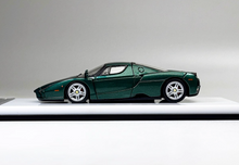 Load image into Gallery viewer, King 1:64 Green Enzo Super Racing Sports Figure Model Diecast Metal CarNew