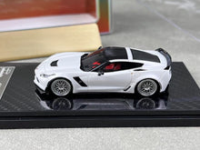 Load image into Gallery viewer, YM 1:64 White Corvette C7 Bagged Muscle Sports Model Diecast Resin Car New