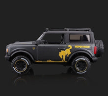 Load image into Gallery viewer, Maisto 1:24 2021 FORD Bronco Badlands SUV Off Road Sports Model Diecast Metal Car