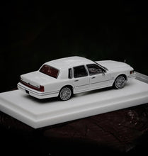 Load image into Gallery viewer, MK 1:64 White Lincoln Town Car Luxury Sedan Model Diecast Metal Car New Collection