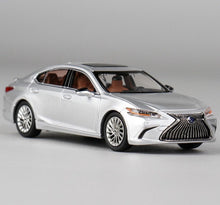 Load image into Gallery viewer, JKM 1:64 Silver ES300h Luxury Sedan Sports Model Diecast Metal Car New Collection