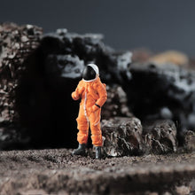 Load image into Gallery viewer, 1:64 Painted Unpainted Figure Model Miniature Resin Diorama Space Suit Astronaut New