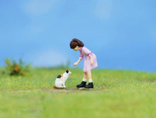 Load image into Gallery viewer, 1:64 Painted Figure Model Miniature Resin Diorama Sand Pet Walk Cat Kitten Toy