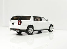 Load image into Gallery viewer, Masdi 1:64 White Suburban Full Size SUV Sports Model Diecast Metal Car New Collection