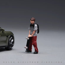 Load image into Gallery viewer, 1:24 Painted Figure Model Miniature Resin Diorama Sand Skating Boy Skateboard