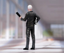 Load image into Gallery viewer, 1:64 Painted Figure Model Miniature Resin Diorama Toy Sand Old Man White Hair