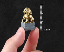 Load image into Gallery viewer, 1:64 Painted Figure Mini Model Miniature Resin Diorama Sand Toy Pair Lion Decor
