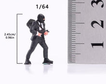 Load image into Gallery viewer, 1:64 Painted Figure Model Miniature Resin Diorama Sand Ferocious Bandit Man Toy