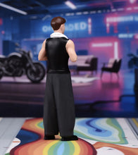Load image into Gallery viewer, 1:24 Painted Figure Model Miniature Resin Diorama Mechanic Worker Man Towel Boy