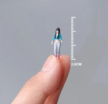 Load image into Gallery viewer, 1:64 Painted Figure Mini Model Miniature Resin Diorama Sand Skatng Girl Lady
