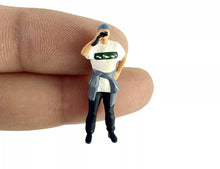 Load image into Gallery viewer, 1:64 Painted Figure Model Miniature Resin Diorama Sand Camping Outdoor Hiking