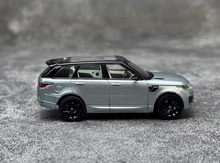Load image into Gallery viewer, WHELART 1:64 2018 Silver Range Rover Sports SUV Model Diecast Metal Car New Collection