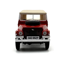 Load image into Gallery viewer, 1:43 1968 Land Rover Light SUV Off Road Classic Model Diecast Metal Car New