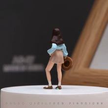Load image into Gallery viewer, 1:24 Painted Figure Model Miniature Resin Diorama Sand Brown Hair Girl Hat