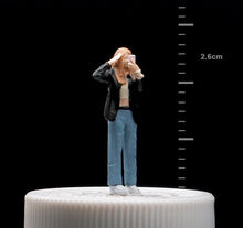 Load image into Gallery viewer, 1:64 Painted Figure Mini Model Miniature Resin Diorama Sand Taking Picture Girl New Scene