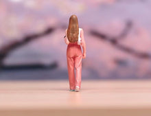 Load image into Gallery viewer, 1:64 Painted Figure Model Miniature Resin Diorama Sand Shopping Girl With Mask