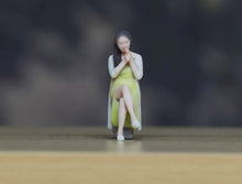 Load image into Gallery viewer, 1:64 Painted Figure Model Miniature Resin Diorama Smoking Sitting Posture Girl