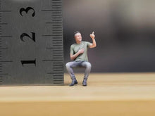 Load image into Gallery viewer, 1:64 Painted Figure Model Miniature Resin Diorama Sand sitting Posture Man cool
