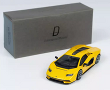 Load image into Gallery viewer, DM 1:64 Yellow Countach LPI800-4 Racing Sports Model Diecast Metal Car New Collection