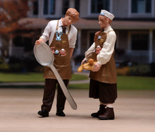 Load image into Gallery viewer, 1:24 Painted Figure Model Miniature Resin Diorama Baking Couple Lady Man Set