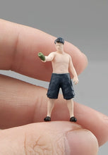 Load image into Gallery viewer, 1:64 Painted Figure Mini Model Miniature Resin Diorama Shirtless Man Hold Wine New Collection