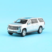 Load image into Gallery viewer, Masdi 1:64 Silver Suburban Full Size SUV Sports Model Diecast Metal Car New Collection