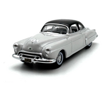 Load image into Gallery viewer, OXFORD 1:87 1950 Oldsmobile Vintage Classic Sports Model Diecast Metal Car New
