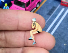 Load image into Gallery viewer, 1:64 Painted Figure Mini Model Miniature Resin Diorama Sand Trendy Fashion Girl