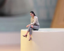 Load image into Gallery viewer, 1:64 Painted Figure Model Miniature Resin Diorama White Lady Sitting Crossed Leg