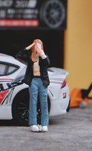 Load image into Gallery viewer, 1:64 Painted Figure Mini Model Miniature Resin Diorama Sand Taking Picture Girl New Scene