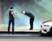 Load image into Gallery viewer, 1:64 Painted Figure Model Miniature Resin Diorama Sand Crimal Offender Hostage Collection