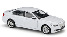 Load image into Gallery viewer, WELLY 1:24 535i Sedan Sports Model Diecast Metal Car Display