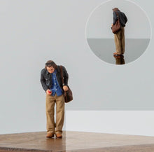 Load image into Gallery viewer, 1:64 Painted Figure Model Miniature Resin Diorama Street Shopping People Set