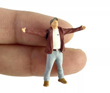 Load image into Gallery viewer, 1:64 Painted Figure Model Miniature Resin Diorama Sand Camping Outdoor Hiking B