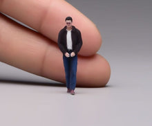 Load image into Gallery viewer, 1:64 Painted Figure Model Miniature Resin Diorama Sand Black Jacket Man Standing