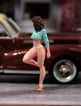 Load image into Gallery viewer, 1:64 Painted Figure Model Miniature Resin Diorama Sand Sexy Beauty Girl Standing New