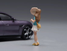 Load image into Gallery viewer, 1:64 Painted Figure Model Miniature Resin Diorama Toy Sand Pretty Girl With Hat