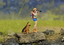 Load image into Gallery viewer, 1:64 Painted Figure Model Miniature Resin Diorama Backpaker Photographer Camera Collection