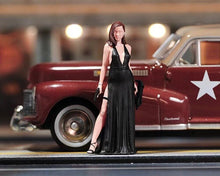 Load image into Gallery viewer, 1:64 Painted Figure Model Miniature Resin Diorama Sand Sexy Lady Gun Killer Collection